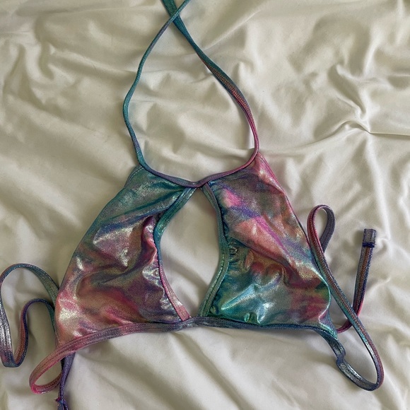 Iheartraves keyhole top - Picture 1 of 2